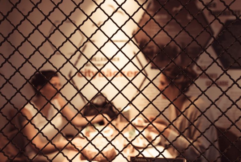 girlfriends-5124464_1920